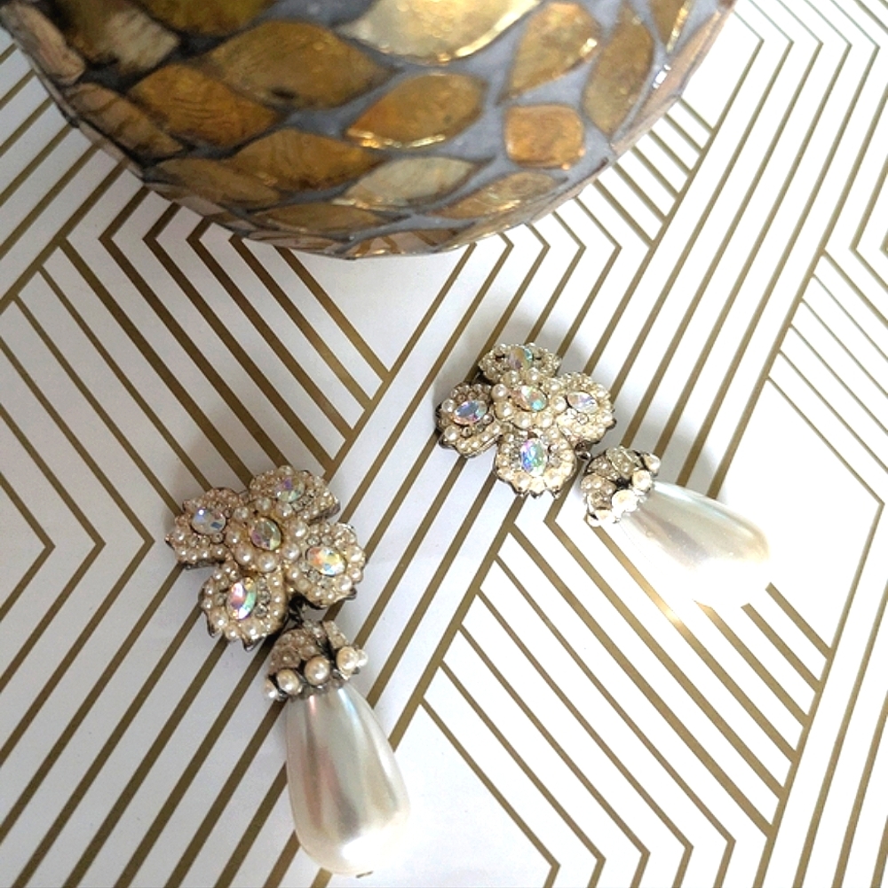 Vintage Tara Old Hollywood Glam Clip On Earrings - Picture 3 of 13